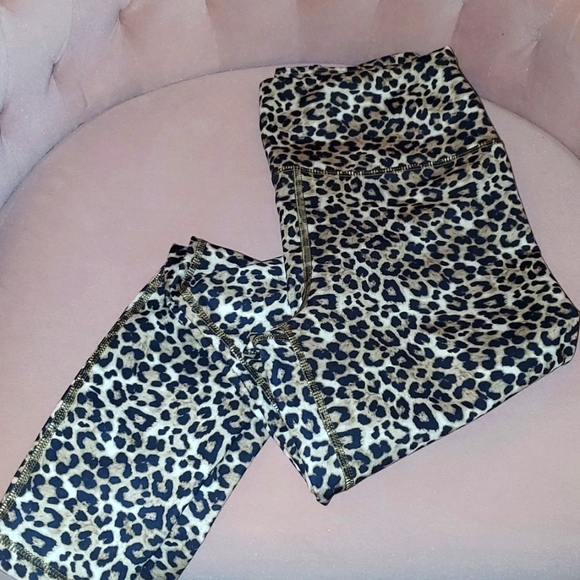American Eagle Outfitters Pants - American Eagle Leopard print leggings